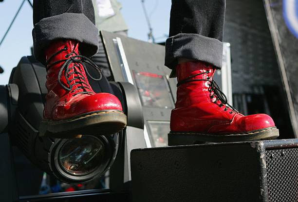 5 Super Easy Hacks to Make Stinky Platform Boots Smell Better